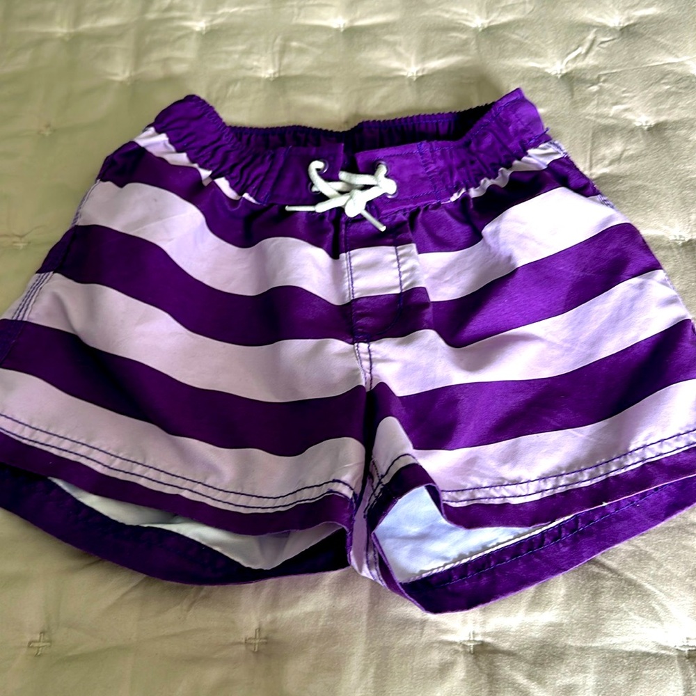Tea Collection swim shorts. Size 8 years. 💟 🌊